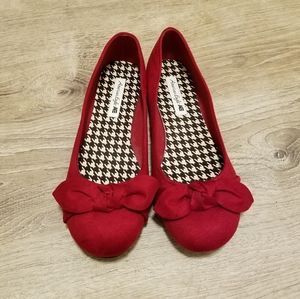 Red Bow Flats - Like New